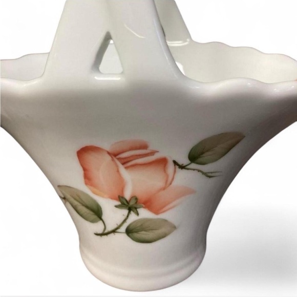 NIB Porcelain Basket Rose Print - Picture 3 of 14